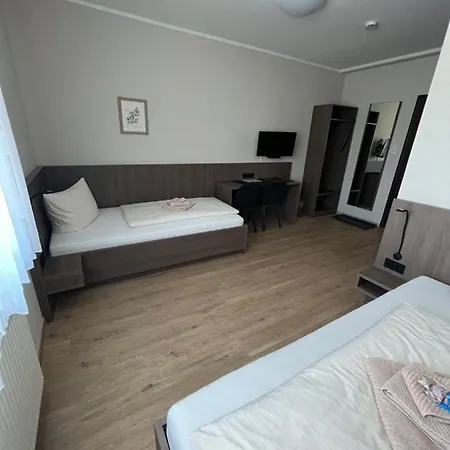 Stockumer Hof 3*