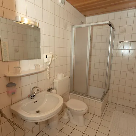 Hotel Stockumer Hof 3*